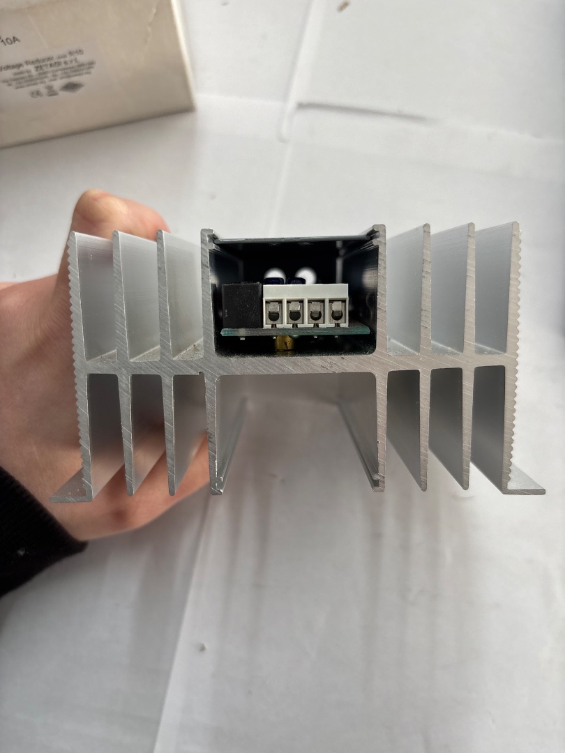 Voltage reducer 24-12V 10A